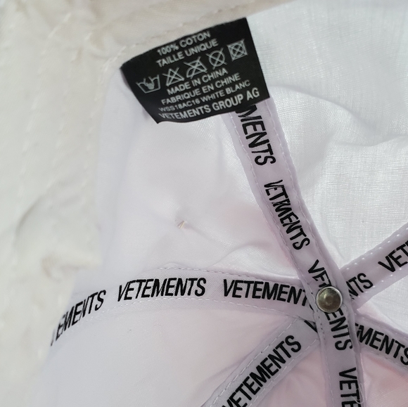 VETEMENTS

Embroidered Cotton-twill Baseball Cap - Picture 6 of 7